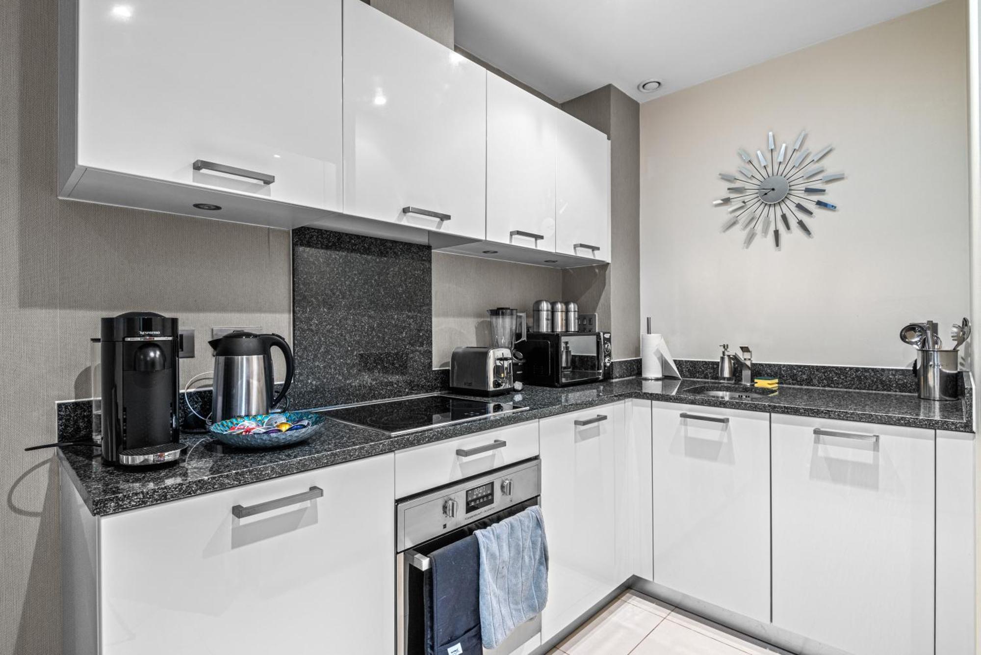 Londwell, Chelsea Living, Central Flat With Balcony Λονδίνο Εξωτερικό φωτογραφία