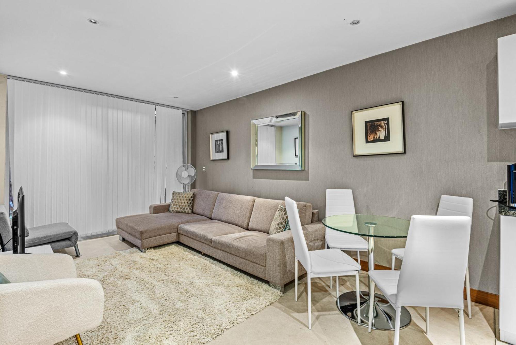 Londwell, Chelsea Living, Central Flat With Balcony Λονδίνο Εξωτερικό φωτογραφία